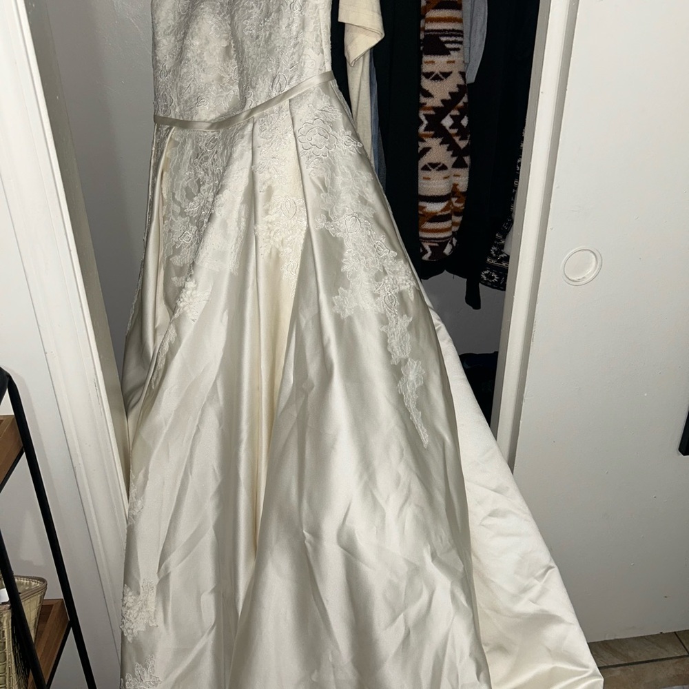 Elegant White Satin Wedding Dress